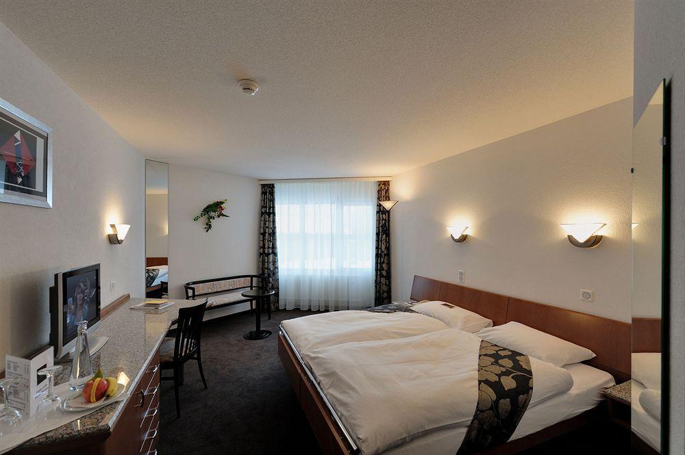 Grand Hotel Les Endroits La Chaux De Fonds Bagian luar foto