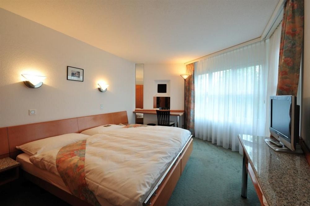 Grand Hotel Les Endroits La Chaux De Fonds Bagian luar foto